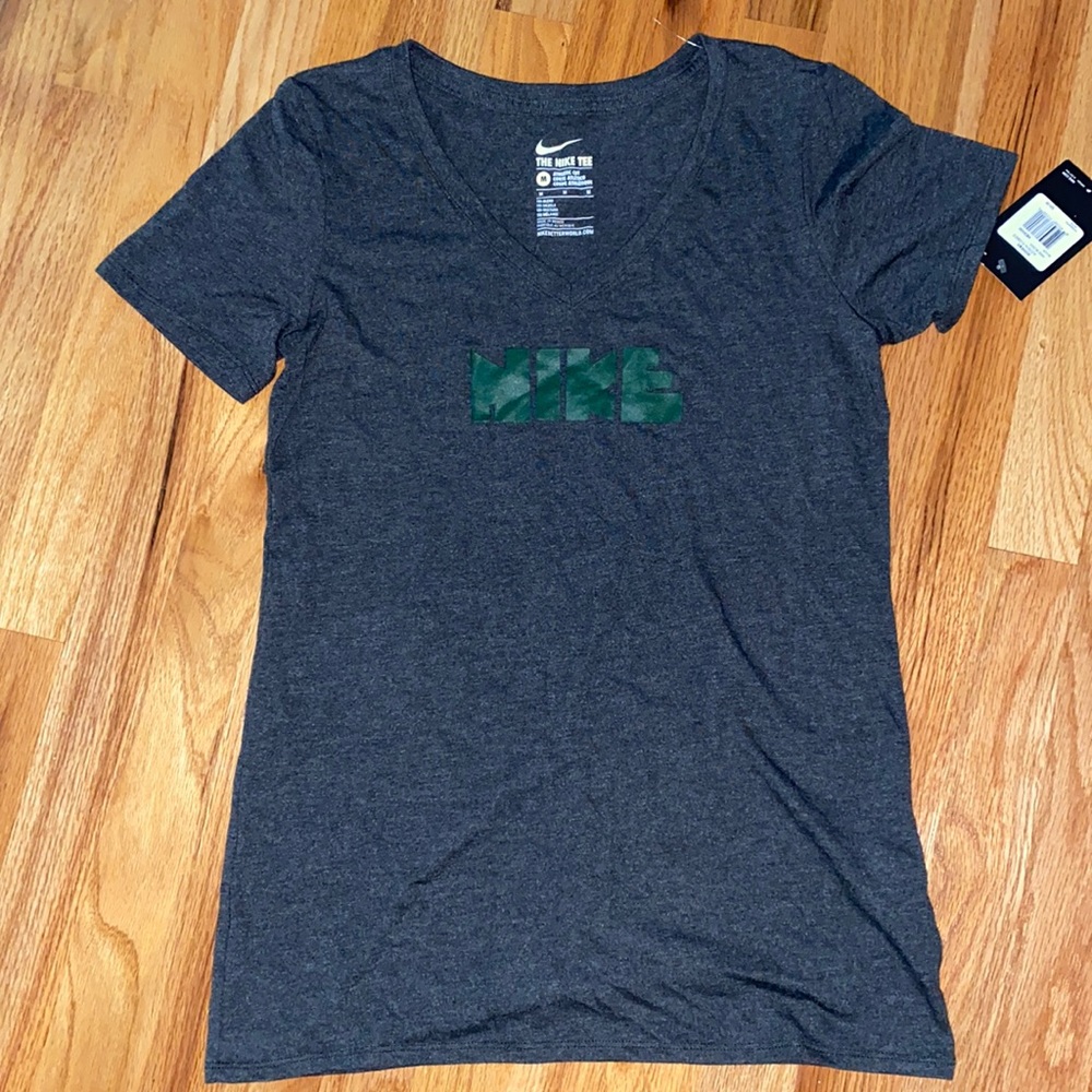 The Nike Graphic Logo Tee, Medium, grey/green logo